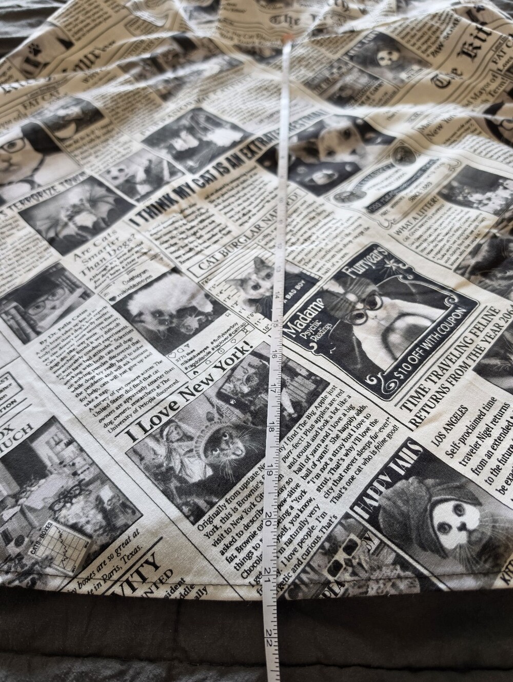 Retrolicious Black & White Newspaper Print - Picture 6 of 7